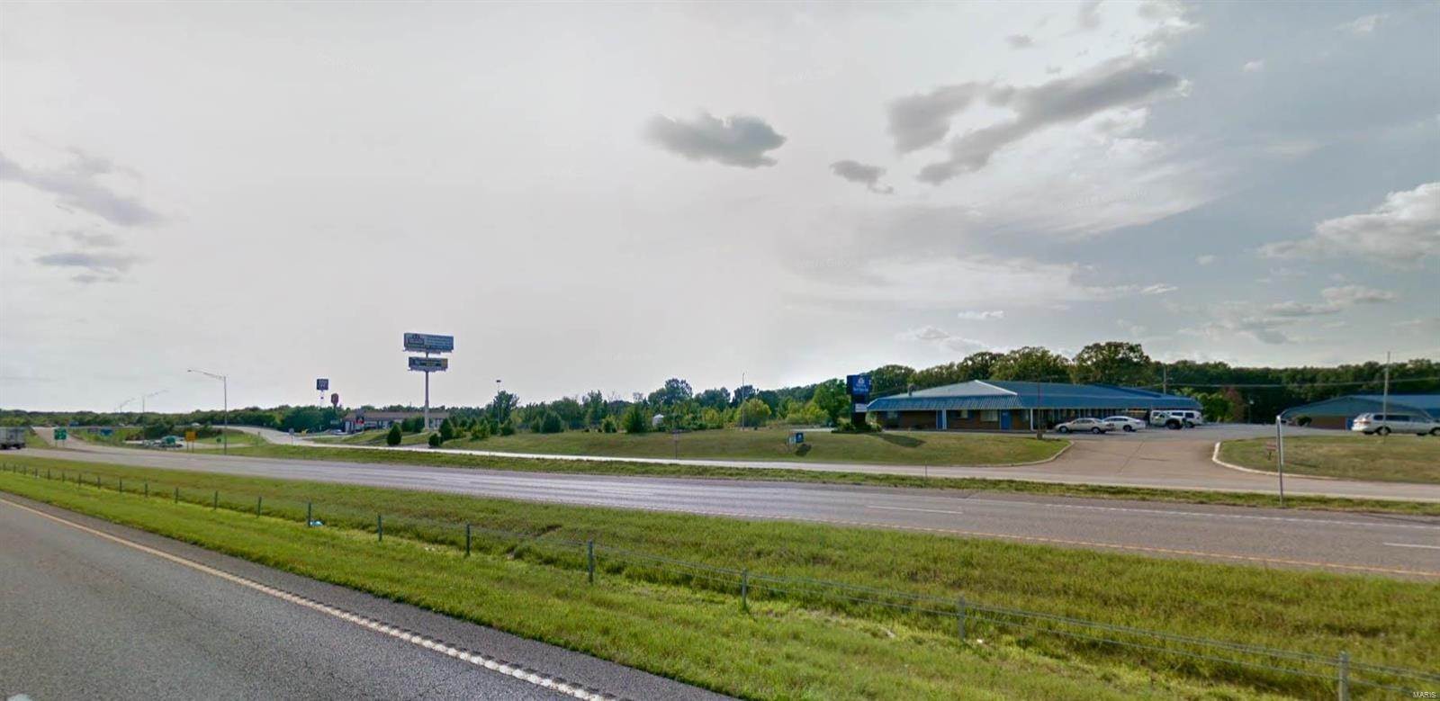 Commercial for Sale at 309 N Service Road Sullivan, Missouri 63080 United States