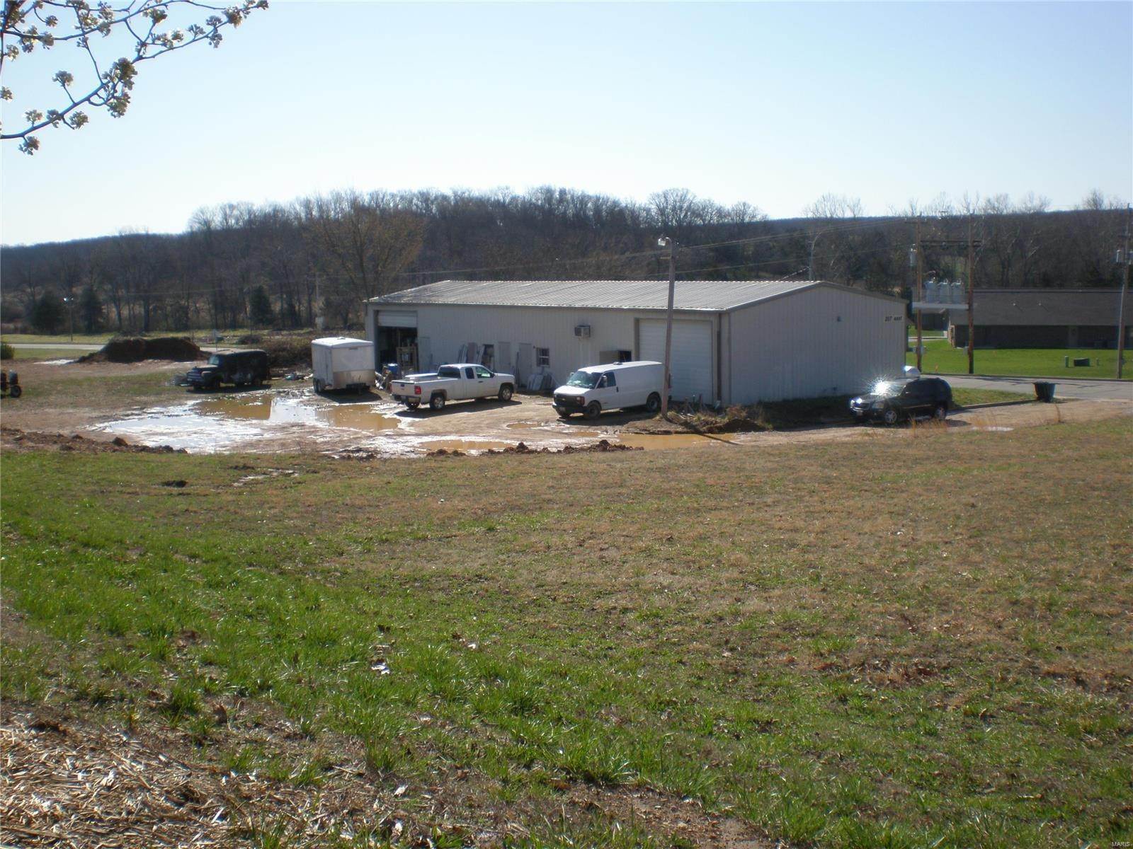 Property for Sale at 207 E Lions Club Drive Rolla, Missouri 65401 United States