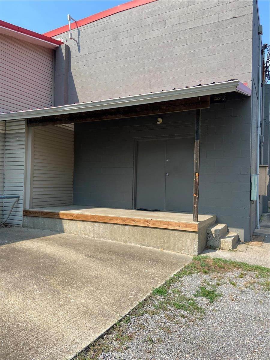 3. Commercial for Sale at 1213 N Kingshighway Street Cape Girardeau, Missouri 63701 United States