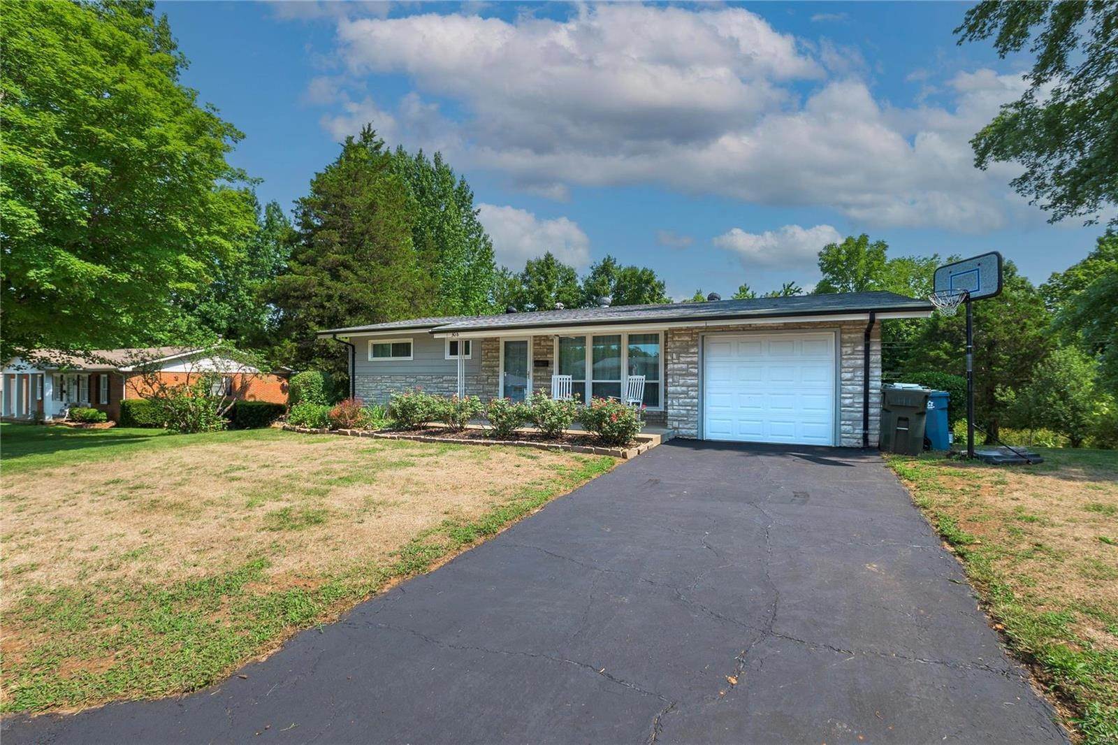 2. Single Family Homes for Sale at 308 Lilac Drive Potosi, Missouri 63664 United States