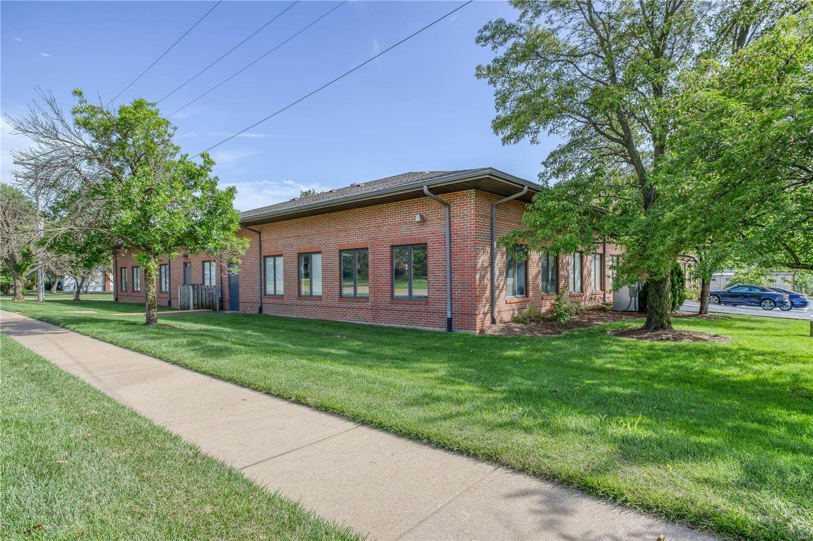9. Commercial for Sale at 12152 Tesson Ferry Road St. Louis, Missouri 63128 United States