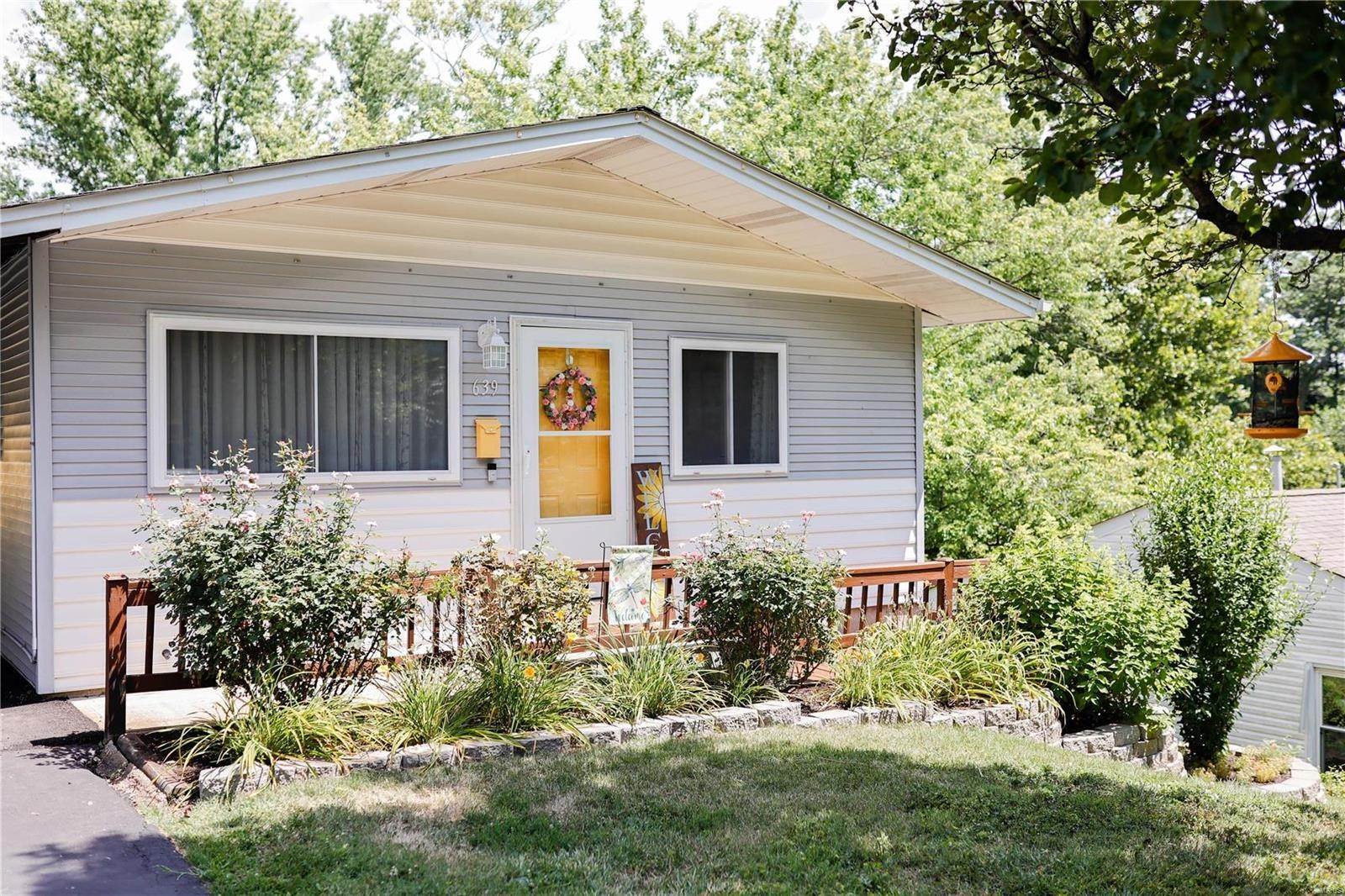 Single Family Homes for Sale at 639 Robert Avenue Ferguson, Missouri 63135 United States