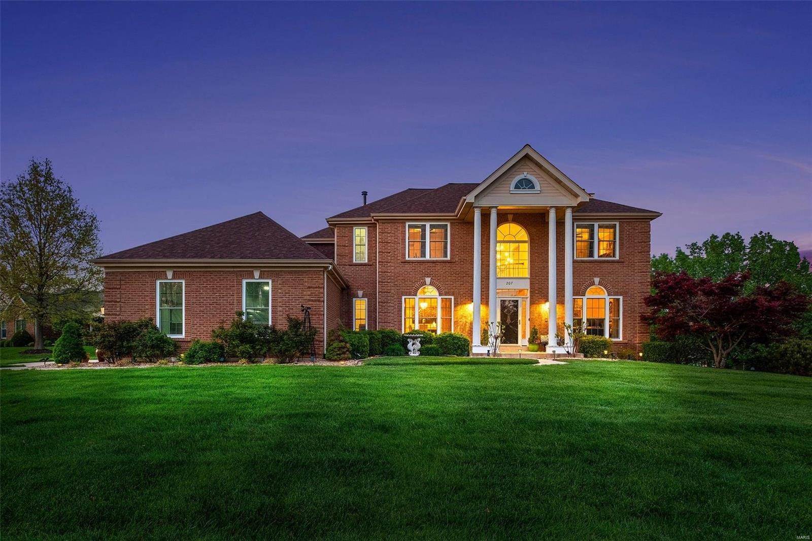 2. Single Family Homes for Sale at 207 Evesham W. Lake St. Louis, Missouri 63367 United States