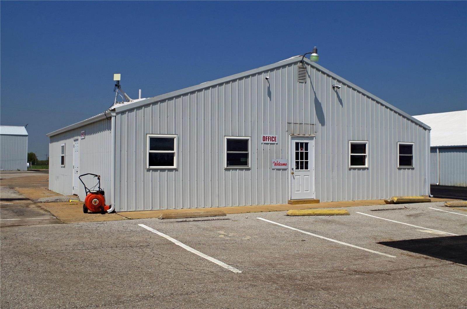18. Commercial for Sale at 24750 Hwy Ff Eolia, Missouri 63344 United States