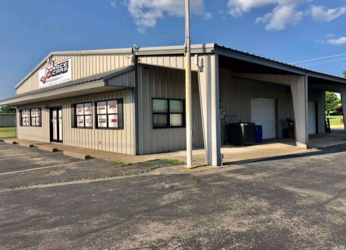 3. Commercial for Sale at 1518 W Elm Street Lebanon, Missouri 65536 United States