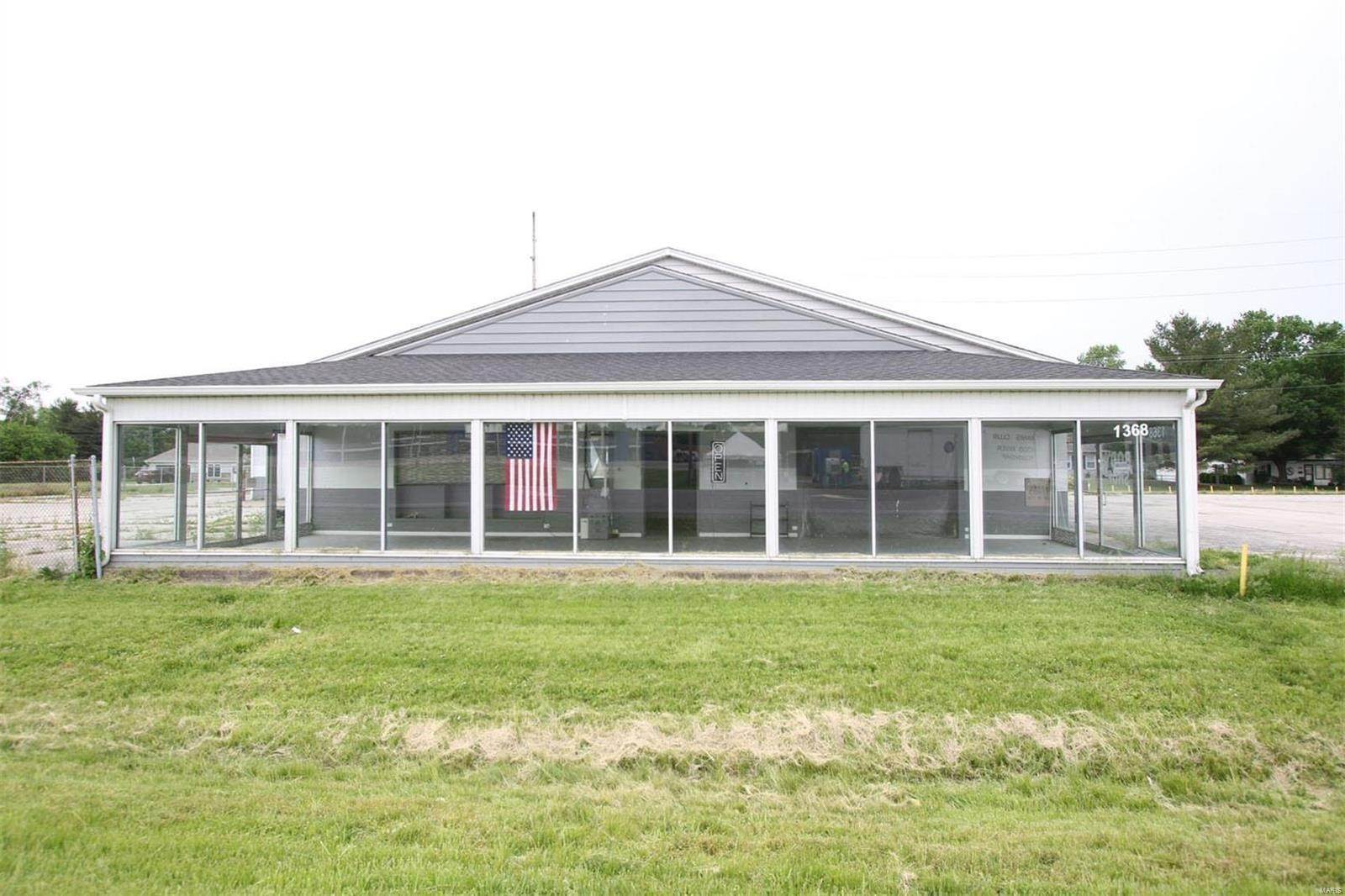 Commercial for Sale at 1368 Vaughn Road Wood River, Illinois 62095 United States