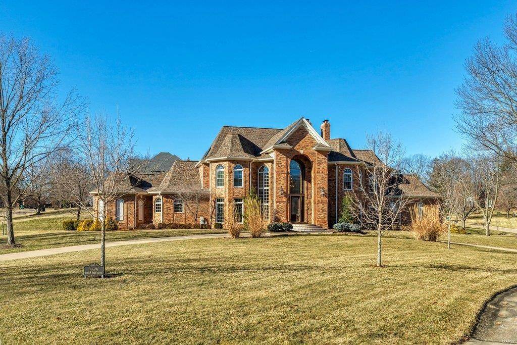 Single Family Homes for Sale at 13549 Weston Park Drive Town and Country, Missouri 63131 United States