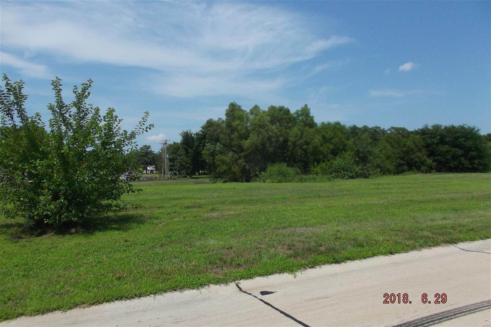 Land for Sale at 3545 Cardinal Crossing Boulevard Granite City, Illinois 62040 United States