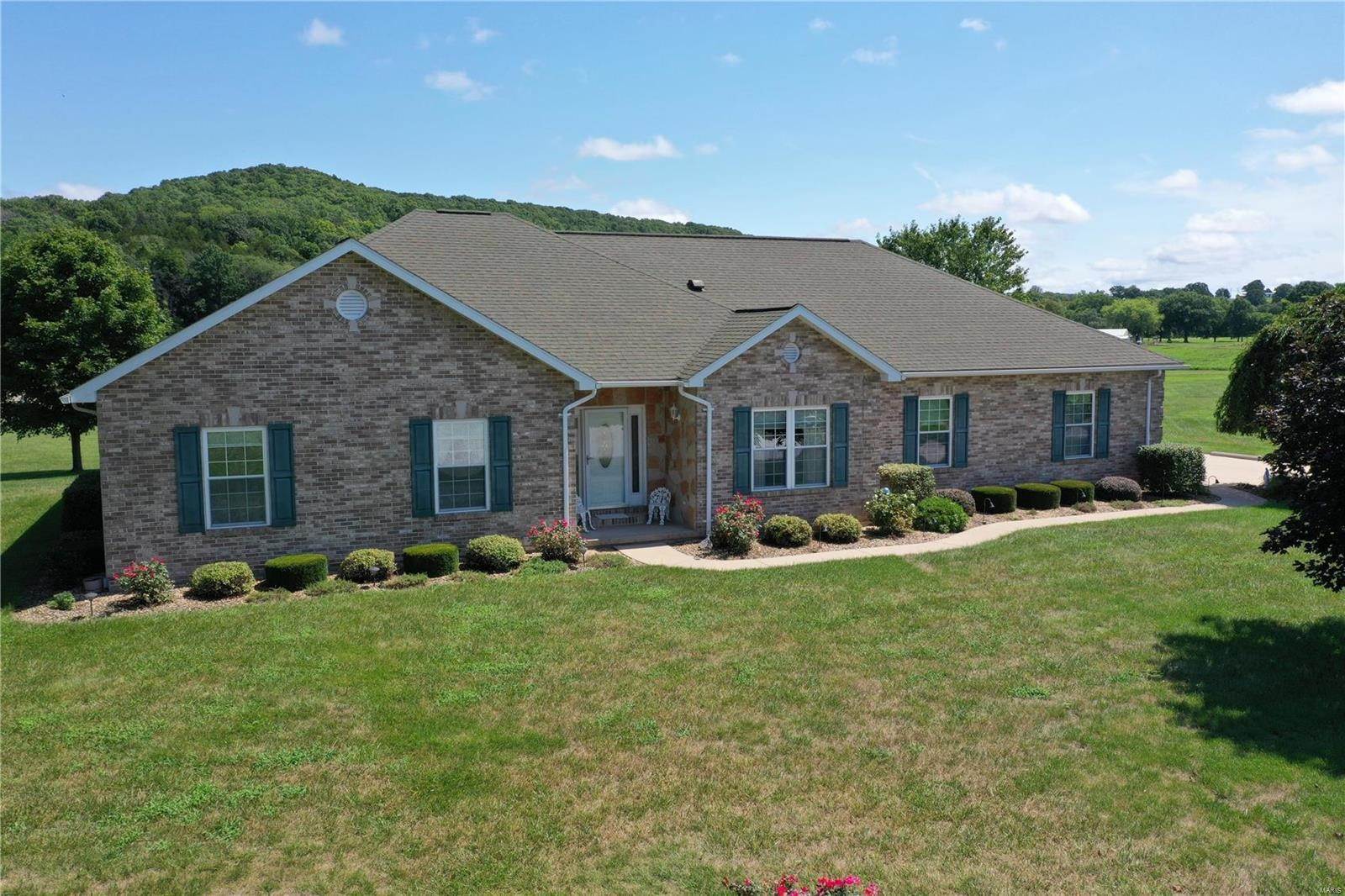 4. Single Family Homes for Sale at 504 Blazing Star Court Hermann, Missouri 65041 United States
