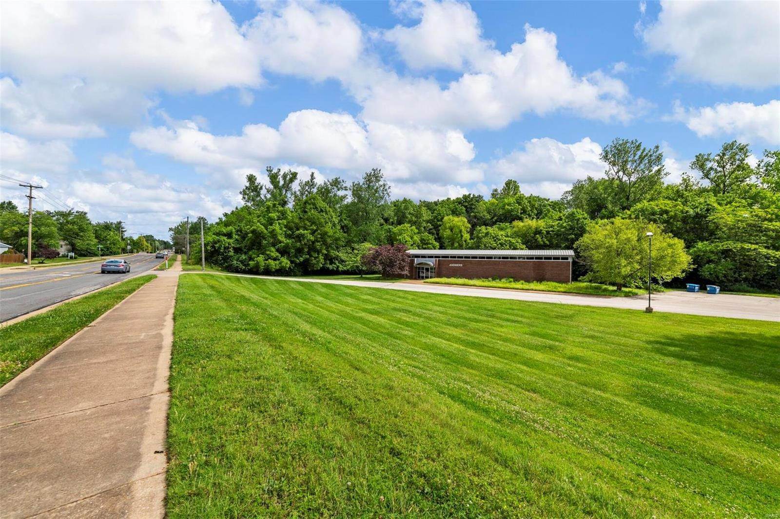 5. Commercial for Sale at 450 Weidman Road Ballwin, Missouri 63011 United States