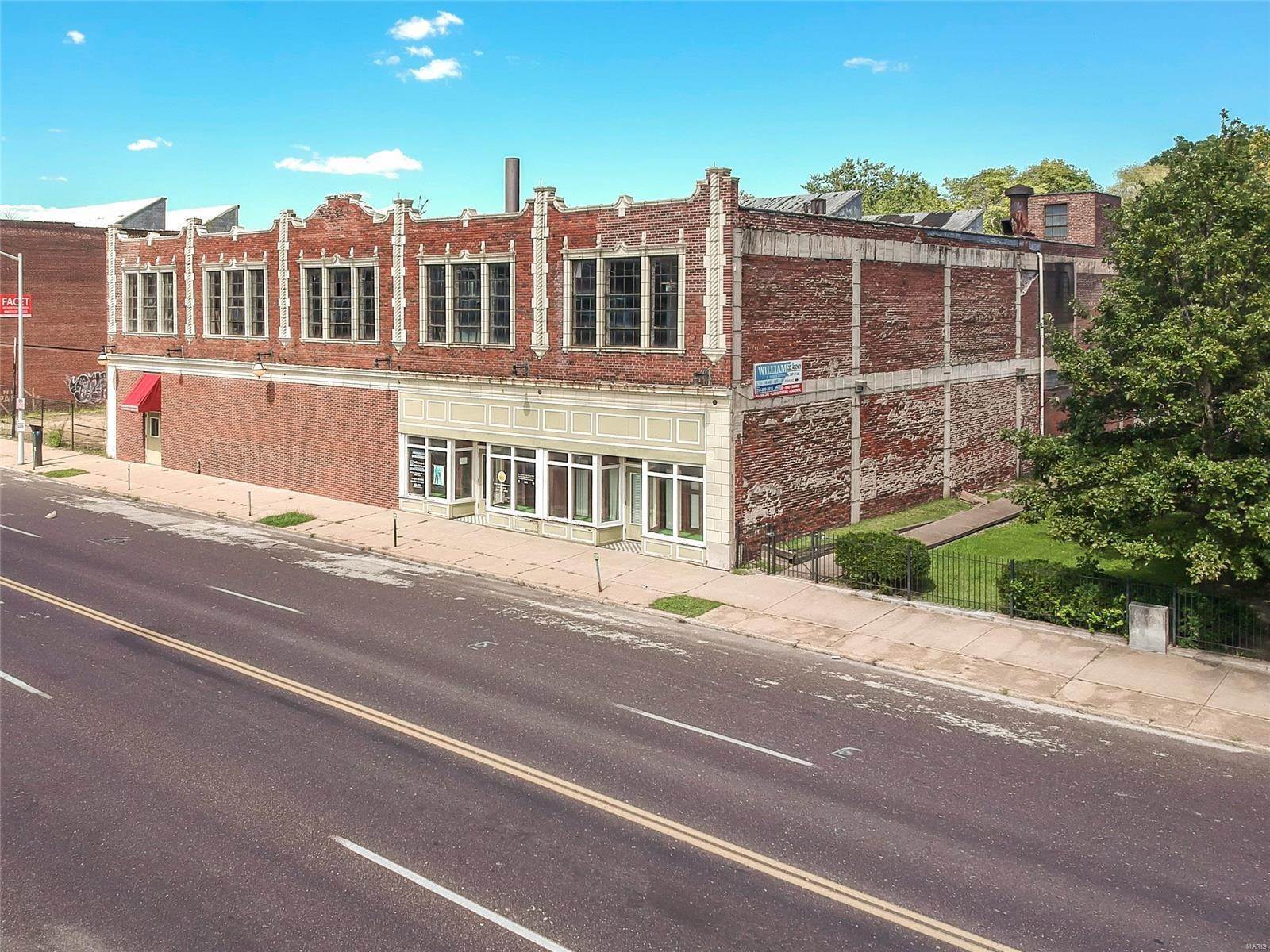 Commercial for Sale at 4709 Delmar St. Louis, Missouri 63108 United States