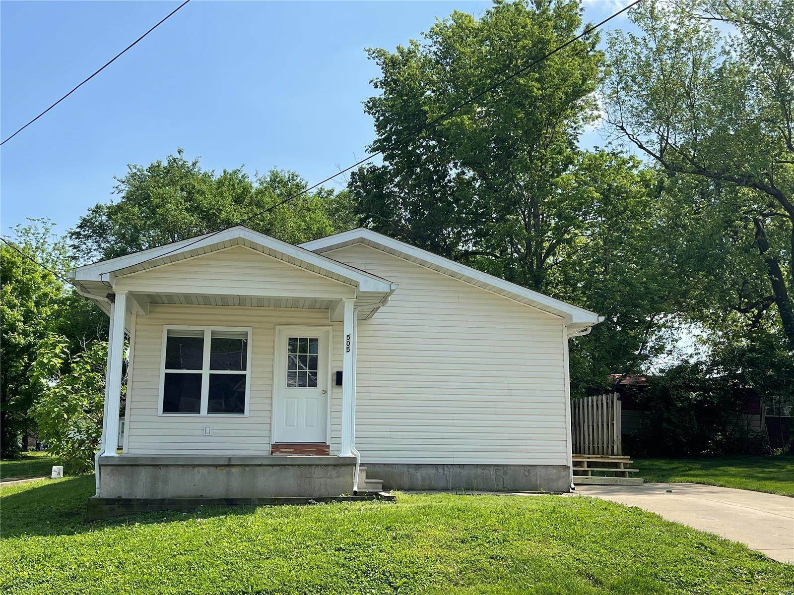 3. Single Family Homes for Sale at 505 Albert Street Fredericktown, Missouri 63645 United States