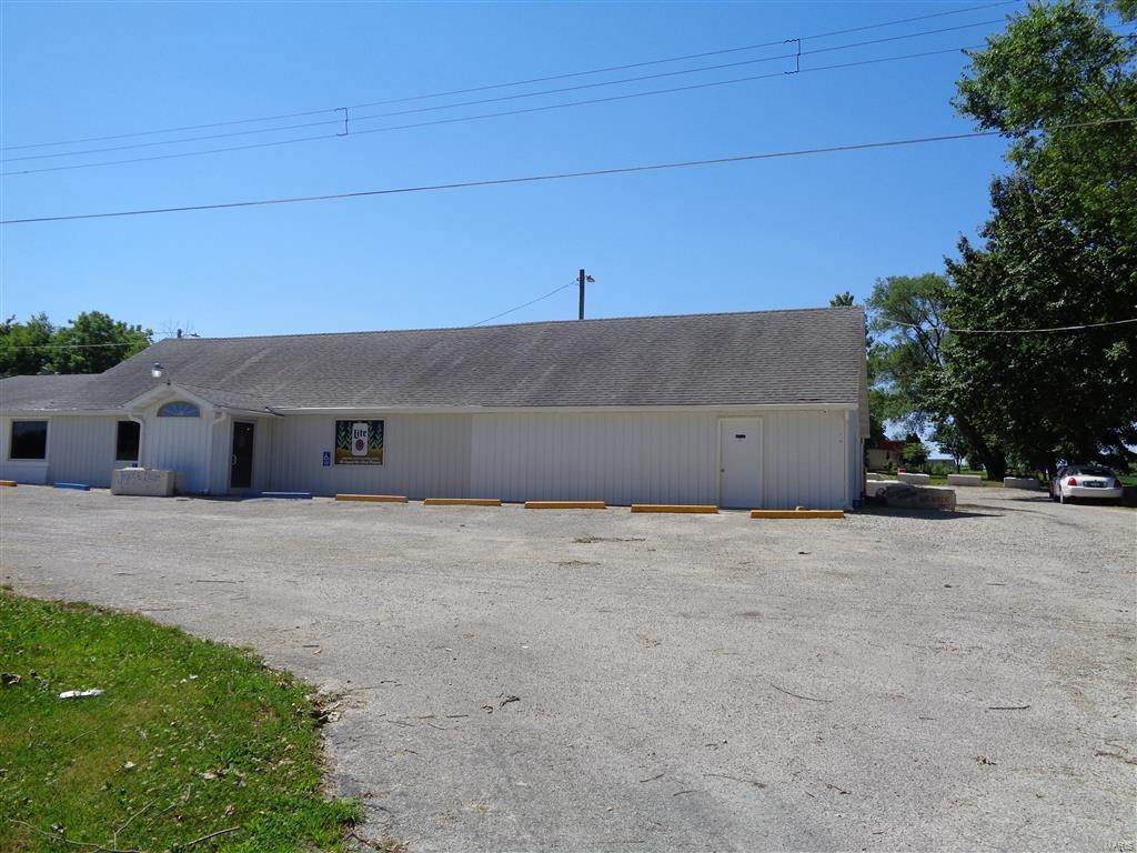 2. Commercial for Sale at 2404 W St. Louis Avenue Vandalia, Illinois 62471 United States