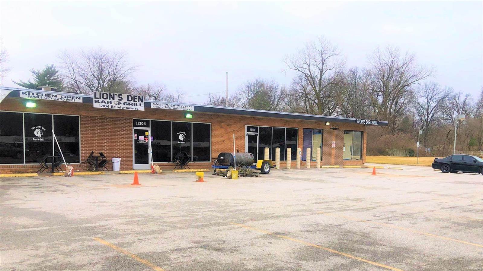 3. Commercial for Sale at 12100 Bellefontaine Road St. Louis, Missouri 63138 United States
