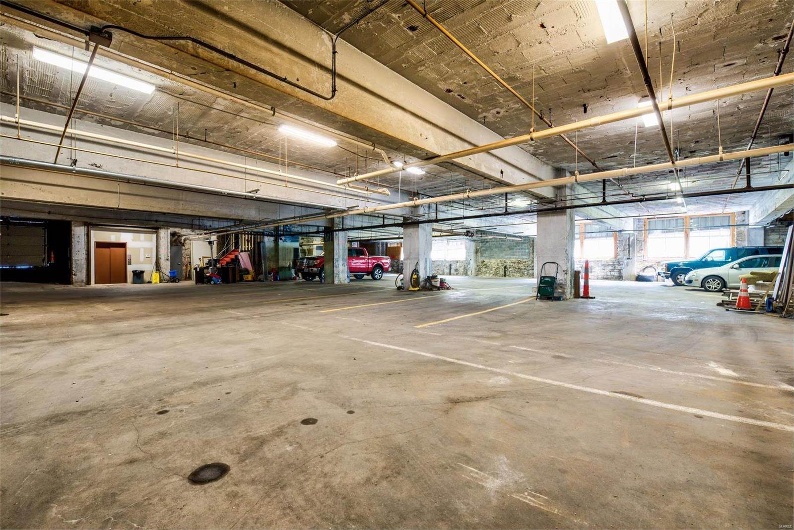 21. Commercial for Sale at 2801 Locust Street St. Louis, Missouri 63103 United States