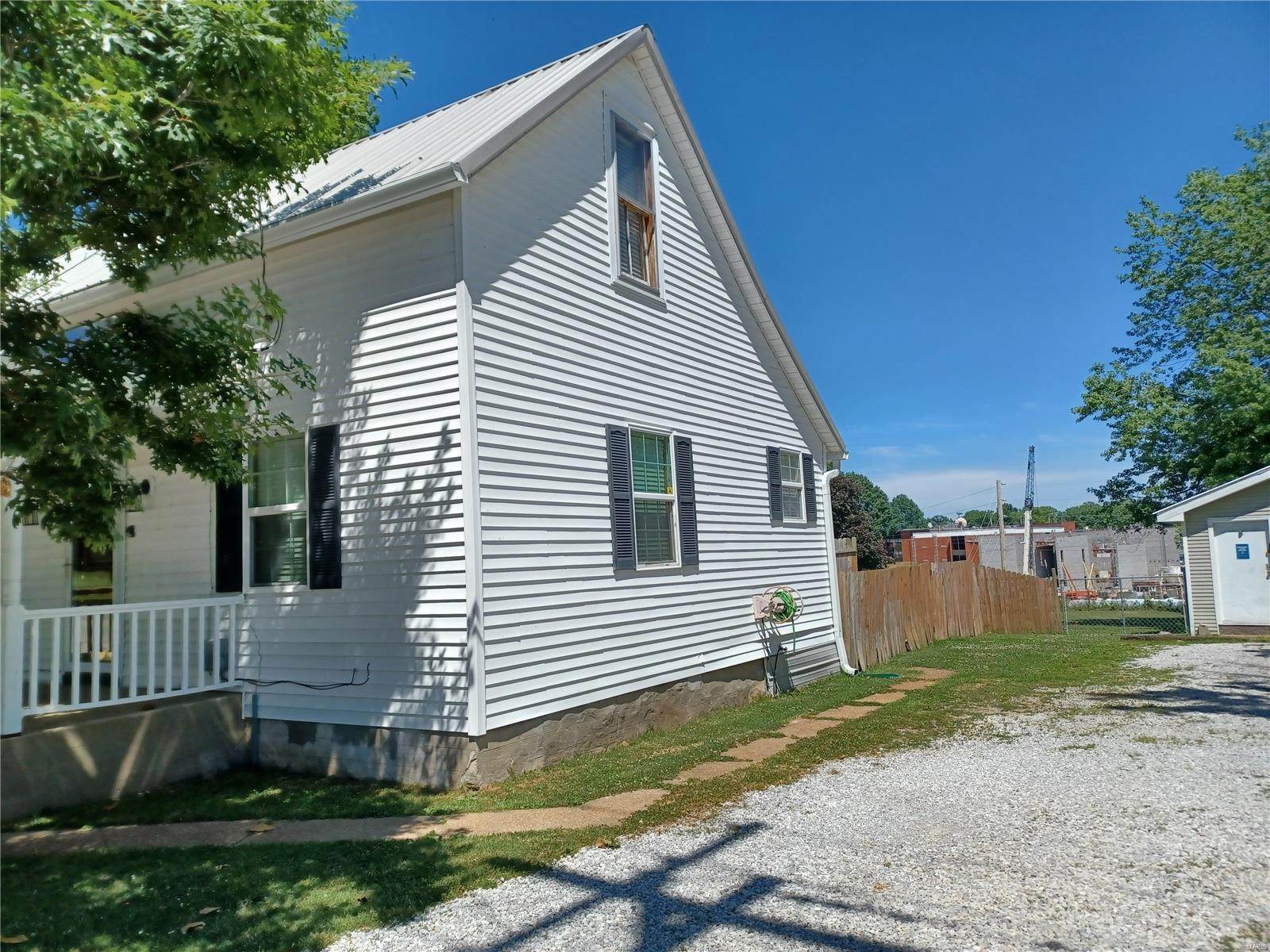 17. Single Family Homes for Sale at 351 S Main Street Perryville, Missouri 63775 United States