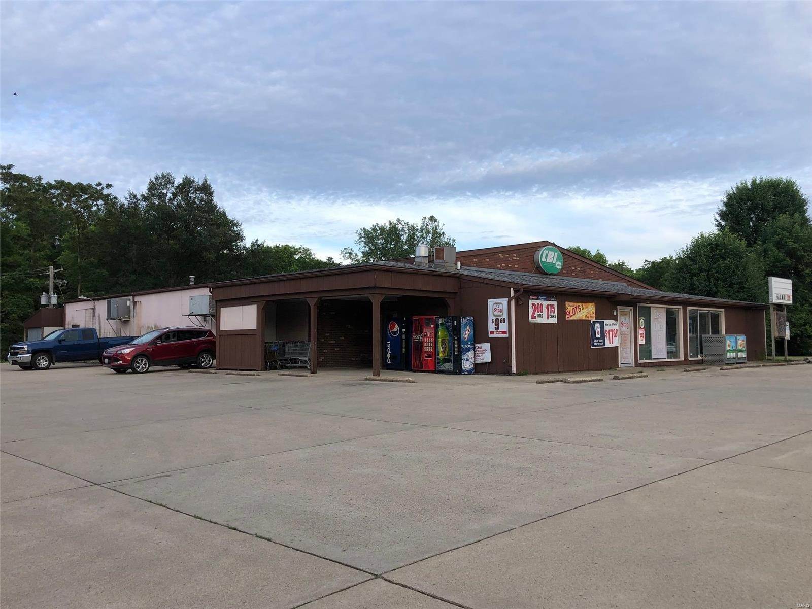 Commercial for Sale at 602 N Hanover Okawville, Illinois 62271 United States