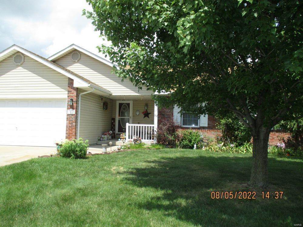 Single Family Homes for Sale at 1011 Southway Court Bowling Green, Missouri 63334 United States