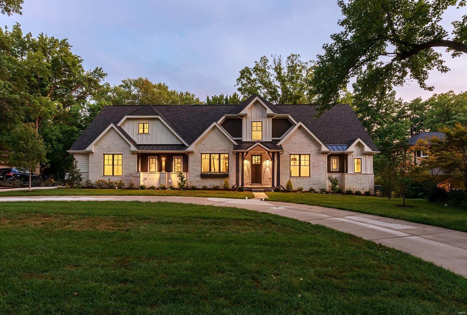 Single Family Homes for Sale at 14 Ladue Ridge Ladue, Missouri 63124 United States