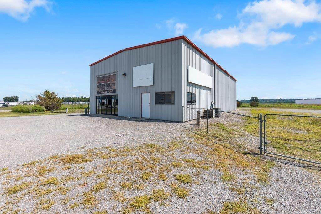 Commercial for Sale at 2420 E Outer Road Scott City, Missouri 63780 United States