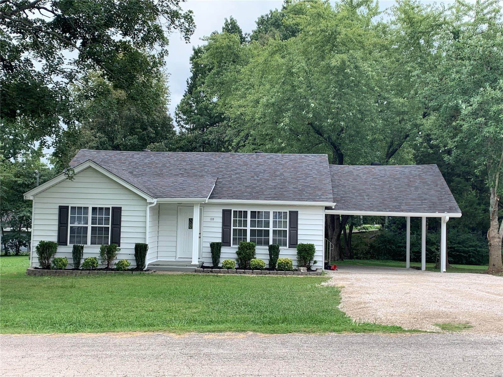 Property for Sale at 1318 Peggy Lane Poplar Bluff, Missouri 63901 United States