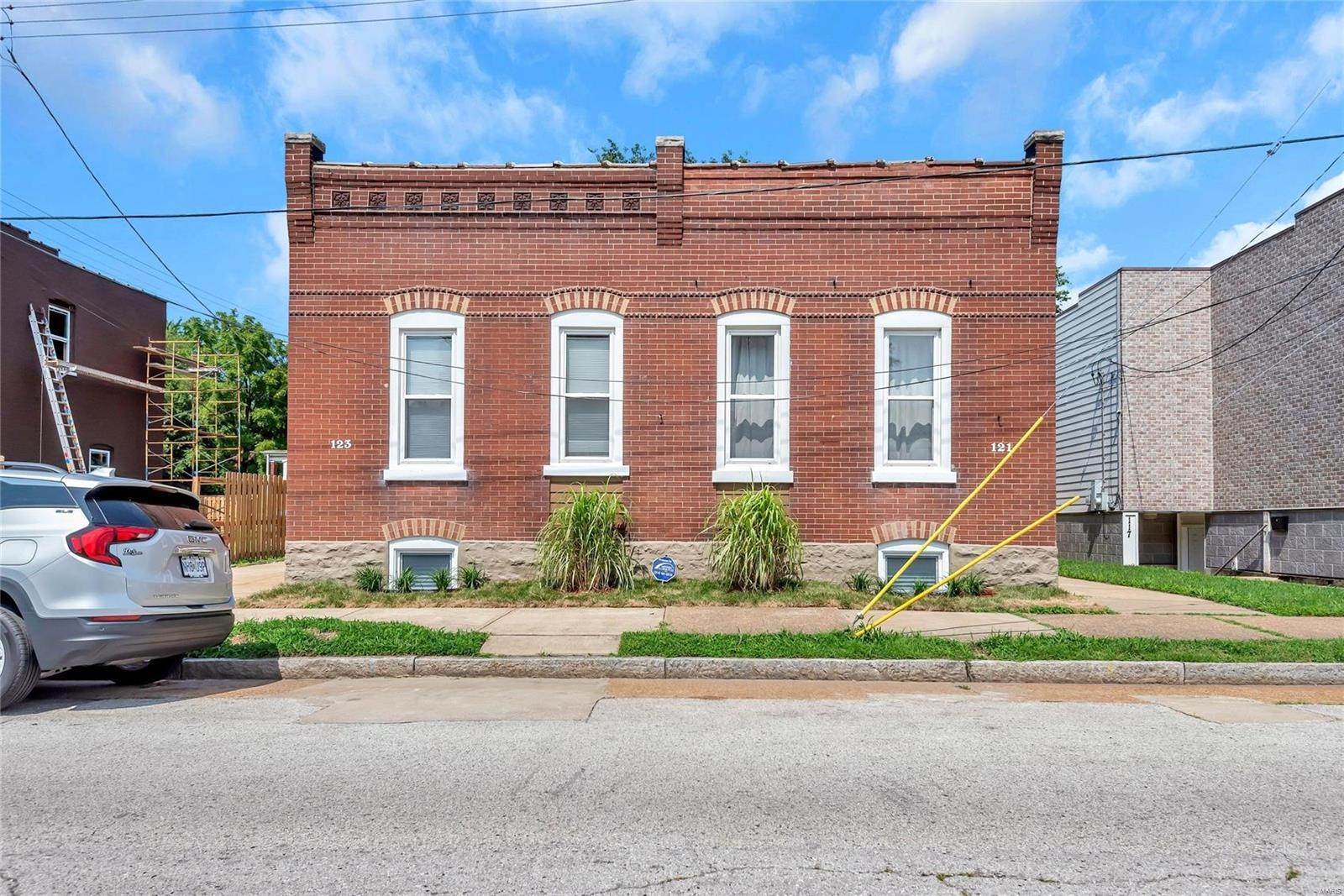Property for Sale at 121 W Steins Street St. Louis, Missouri 63111 United States