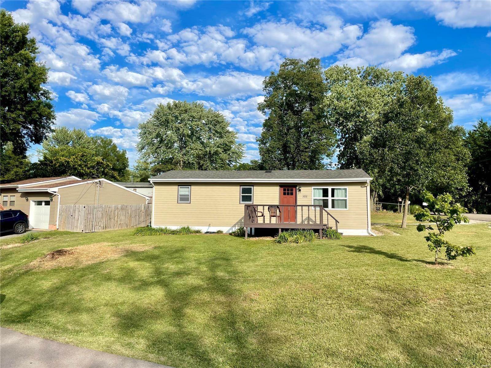 3. Single Family Homes for Sale at 4652 Elm Drive Hillsboro, Missouri 63050 United States