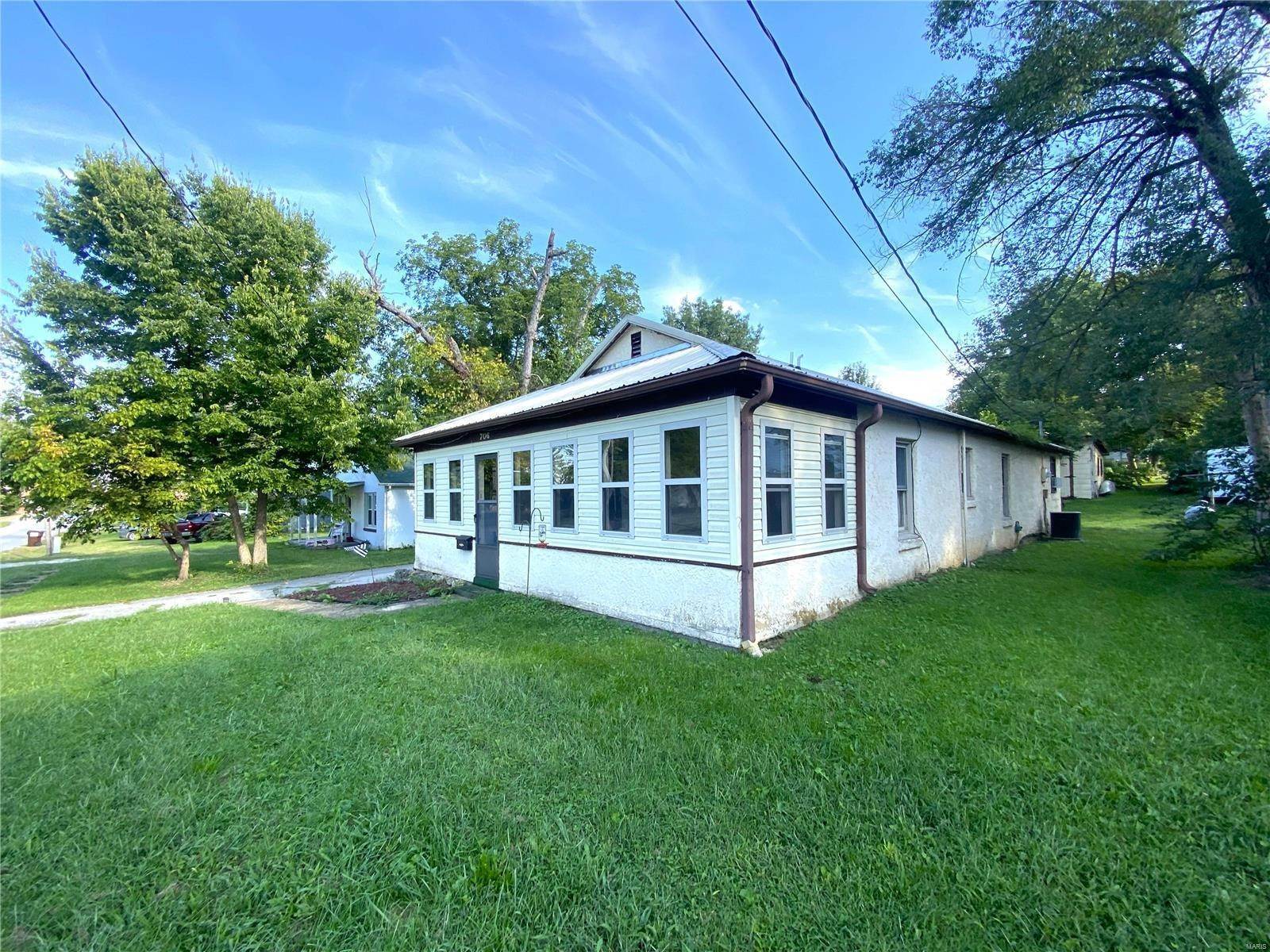 Property for Sale at 706 W Ozark Street Houston, Missouri 65483 United States