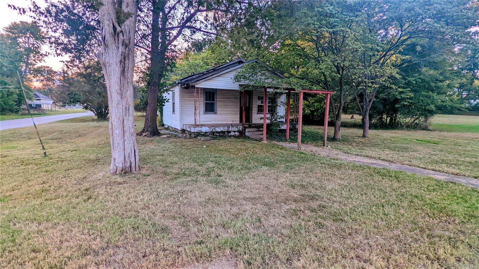 2. Single Family Homes for Sale at 1401 N Water Street Cape Girardeau, Missouri 63701 United States