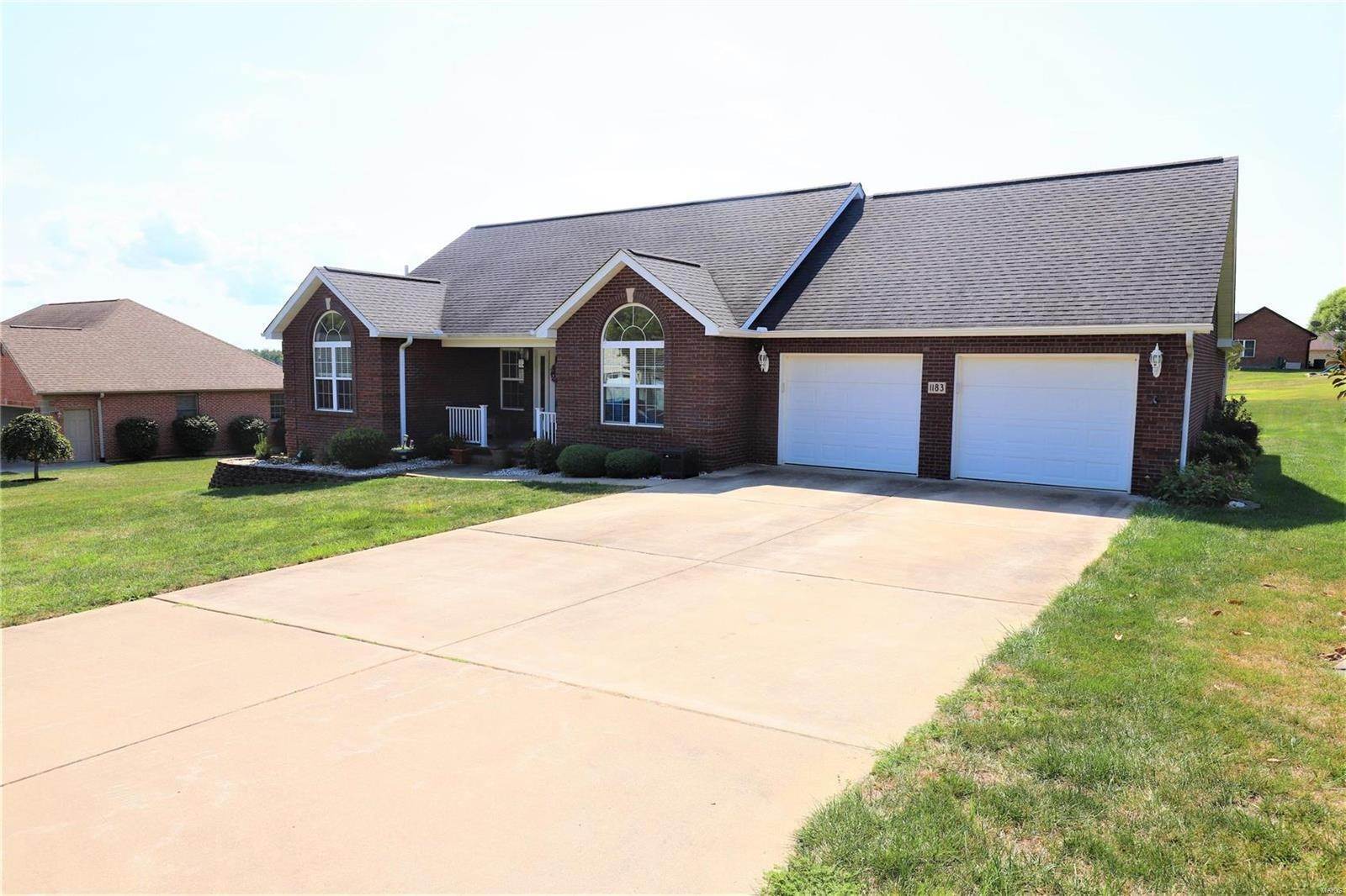 4. Single Family Homes for Sale at 1183 Easton Drive Jackson, Missouri 63775 United States
