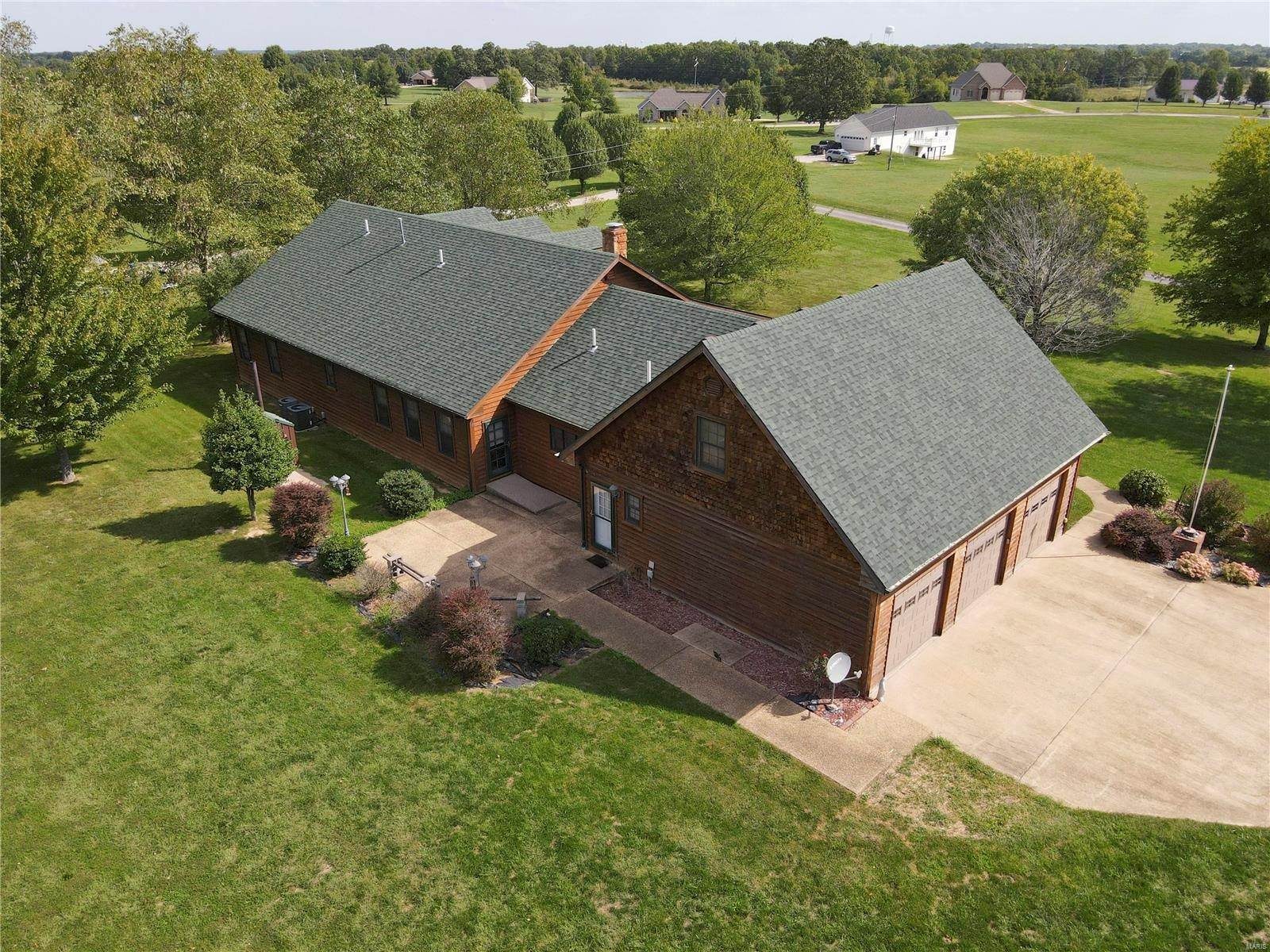 5. Single Family Homes for Sale at 245 Chickadee Lane Sullivan, Missouri 63080 United States
