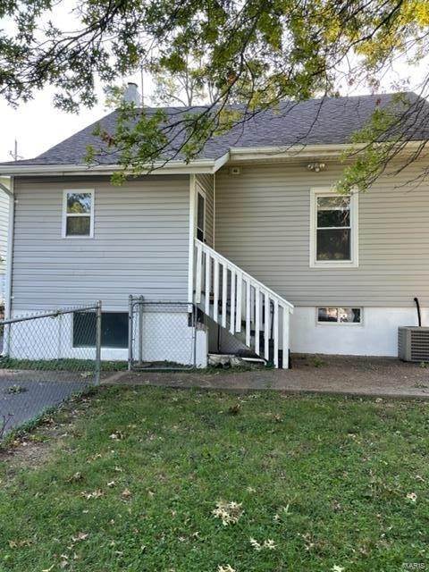 9. Single Family Homes for Sale at 2451 Charlack Avenue Overland, Missouri 63114 United States