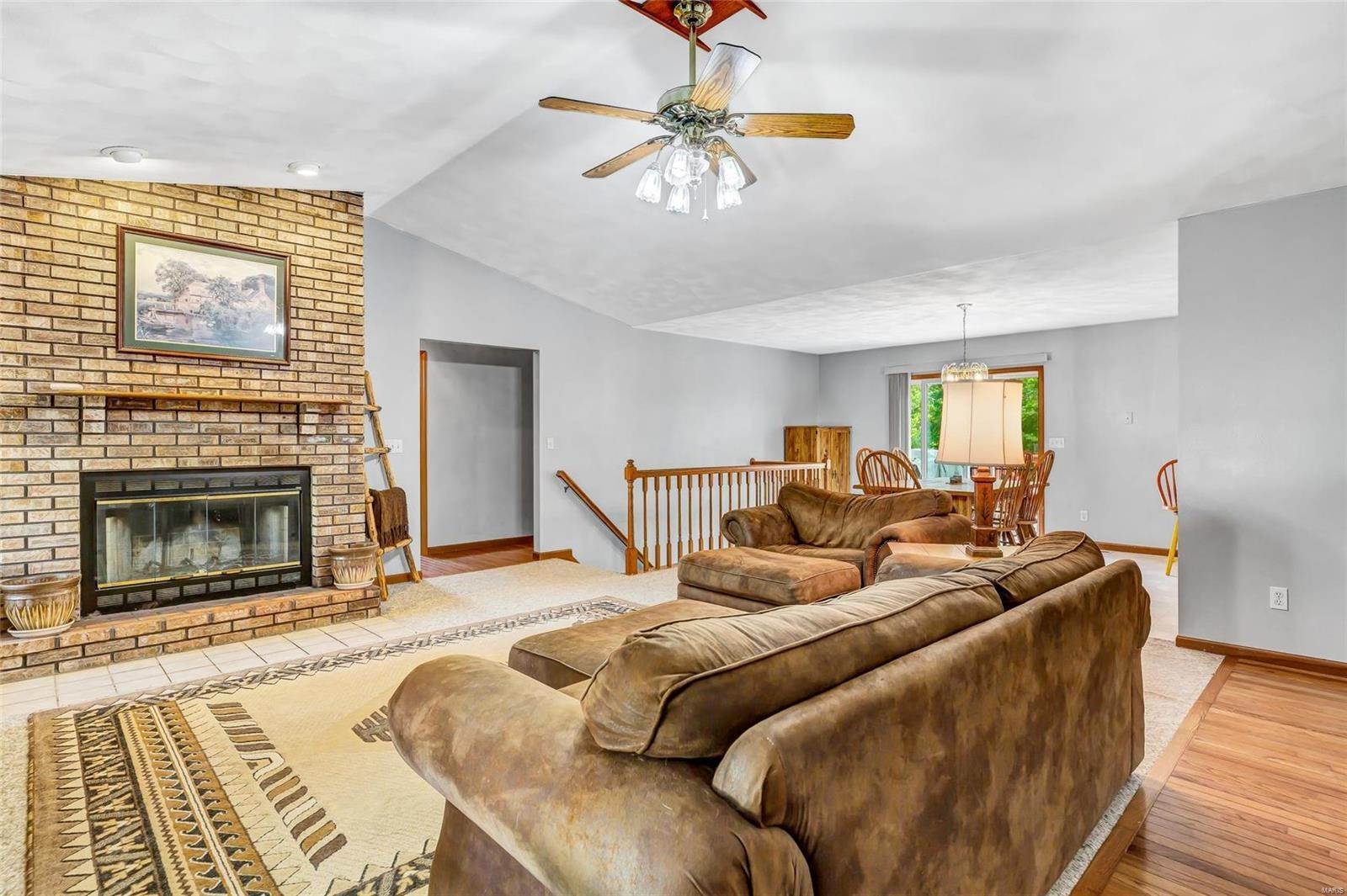 8. Single Family Homes for Sale at 218 Stonehill Ridge Valmeyer, Illinois 62295 United States