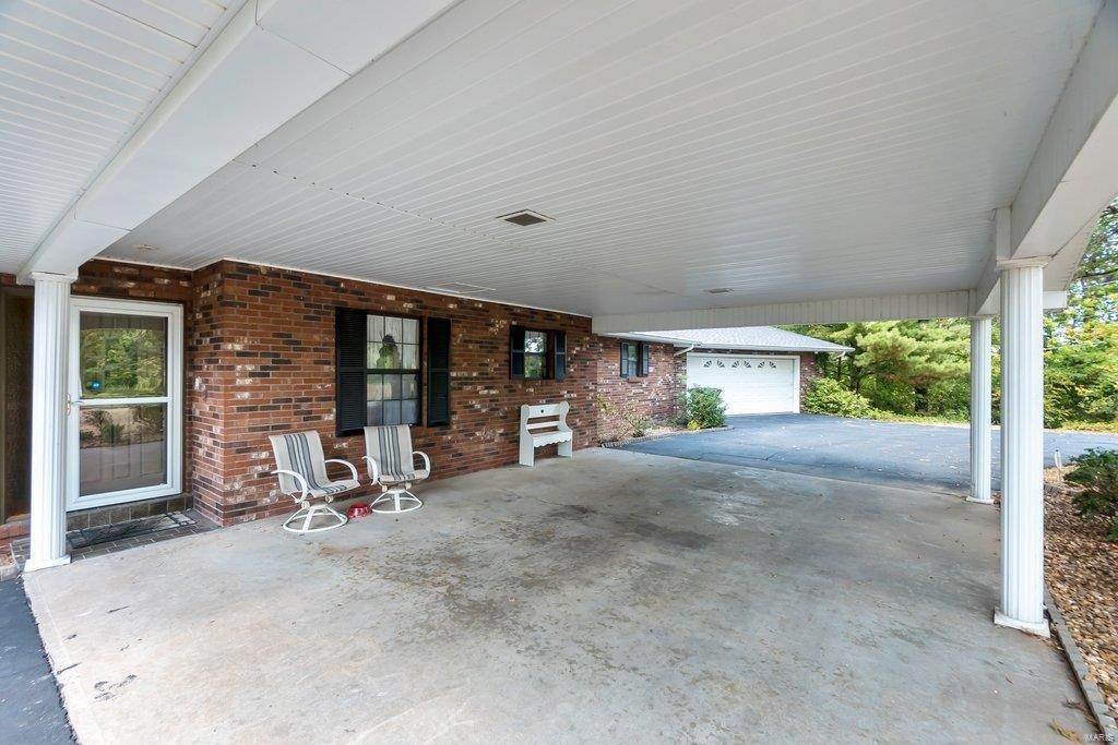 5. Single Family Homes for Sale at 22 N Lake Drive Cape Girardeau, Missouri 63701 United States