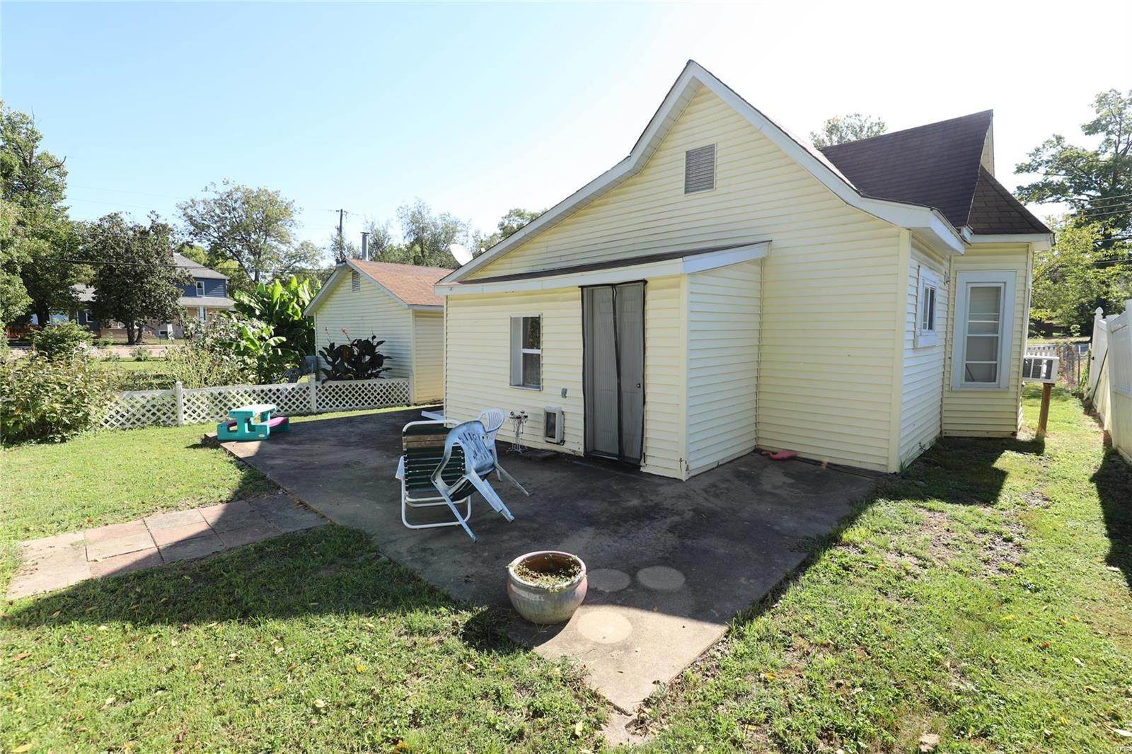 12. Single Family Homes for Sale at 207 Church Street Bonne Terre, Missouri 63628 United States