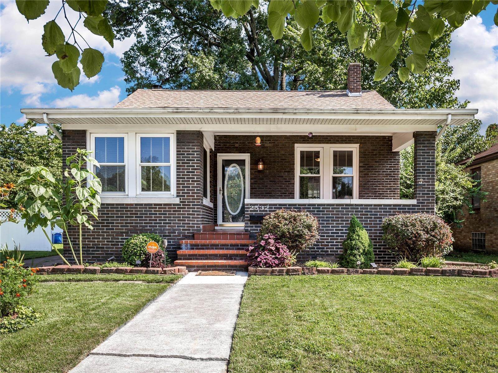 1. Single Family Homes for Sale at 2532 Edison Avenue Granite City, Illinois 62040 United States