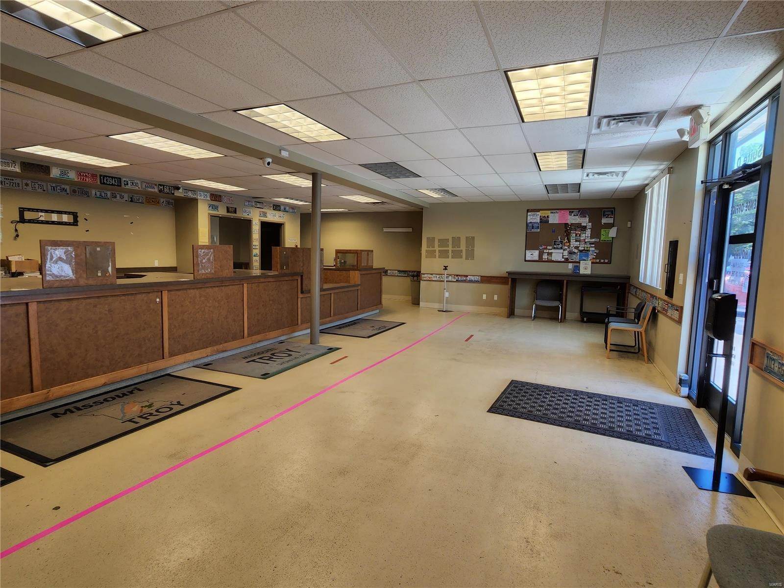6. Commercial for Sale at 850 E Cherry Street Troy, Missouri 63379 United States