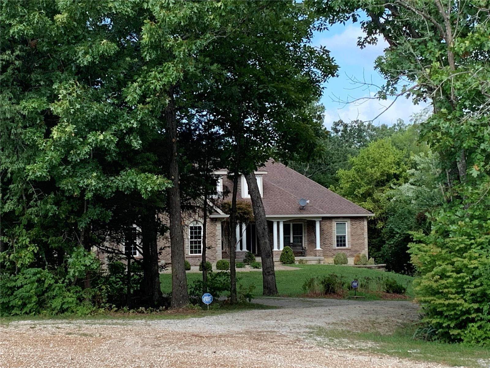 4. Single Family Homes for Sale at 16880 Ridgestone Court Warrenton, Missouri 63383 United States