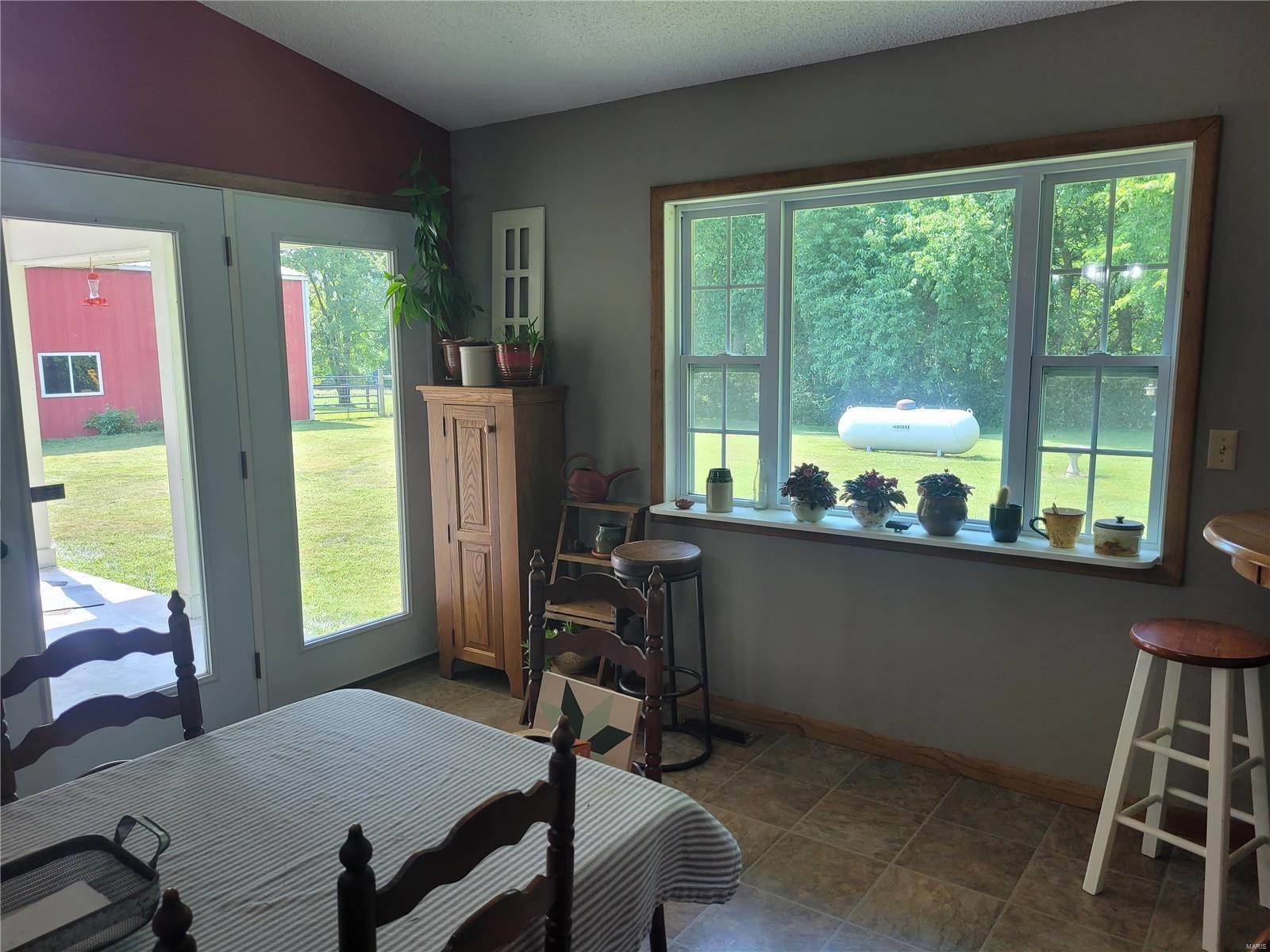 12. Single Family Homes for Sale at 12560 E Il-148 Highway Mount Vernon, Illinois 62864 United States