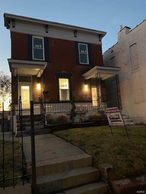 Single Family Homes for Sale at 1241 Walton Avenue St. Louis, Missouri 63113 United States