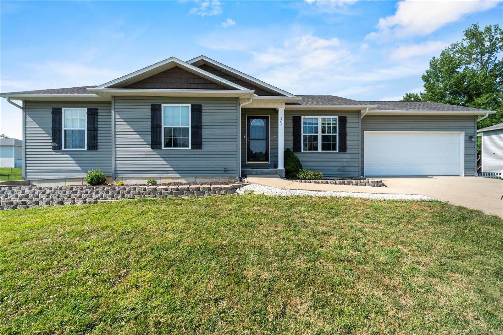 1. Single Family Homes for Sale at 205 Silver Hawk Lane Cape Girardeau, Missouri 63701 United States