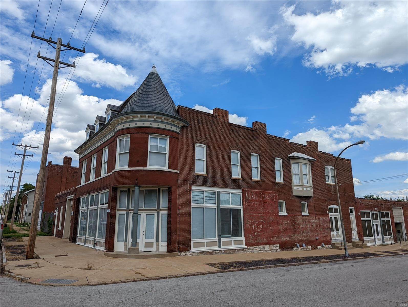 16. Commercial for Sale at 7401 S Broadway St. Louis, Missouri 63111 United States