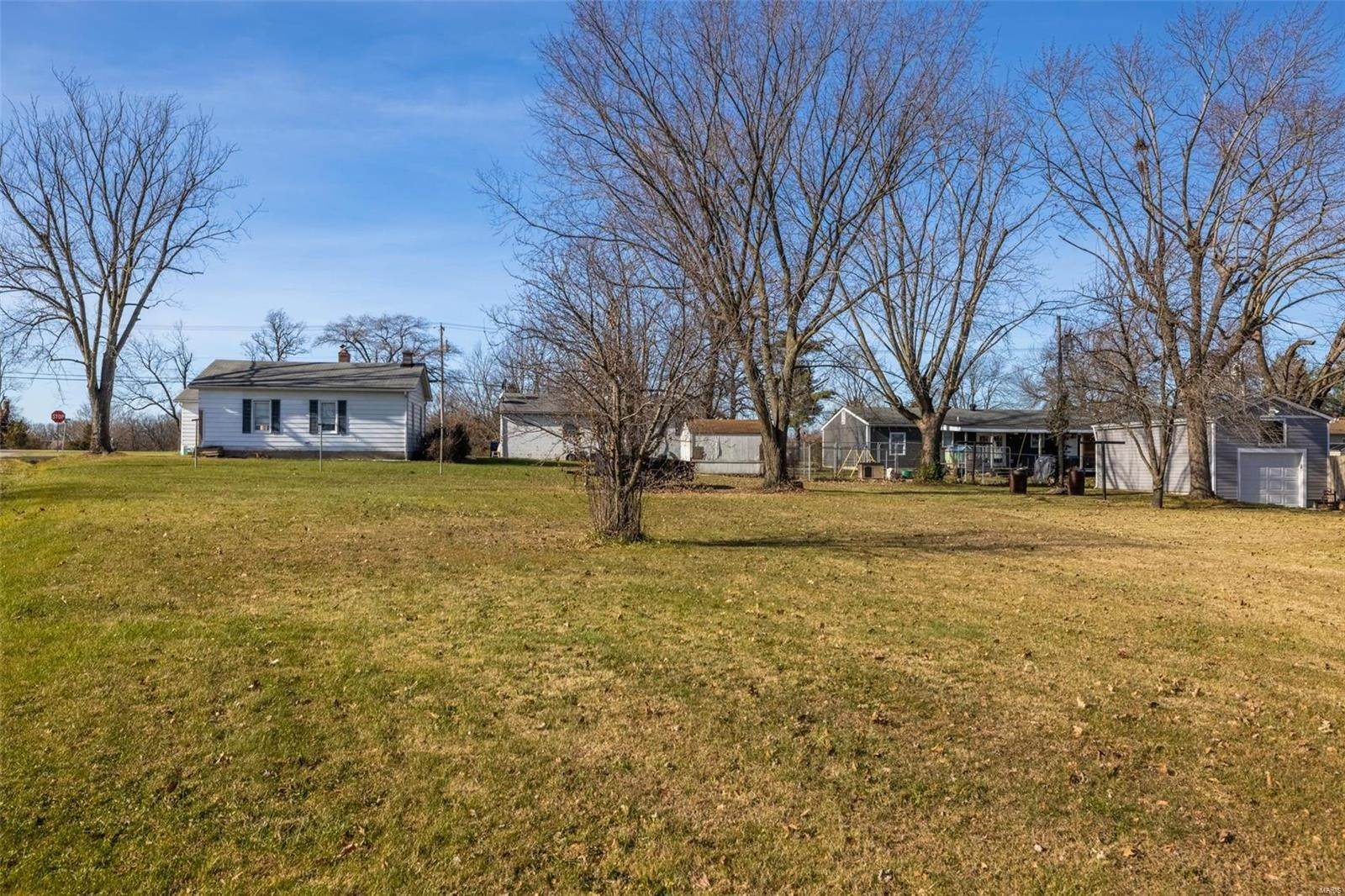 15. Single Family Homes for Sale at 716 S State Highway 47 Warrenton, Missouri 63383 United States