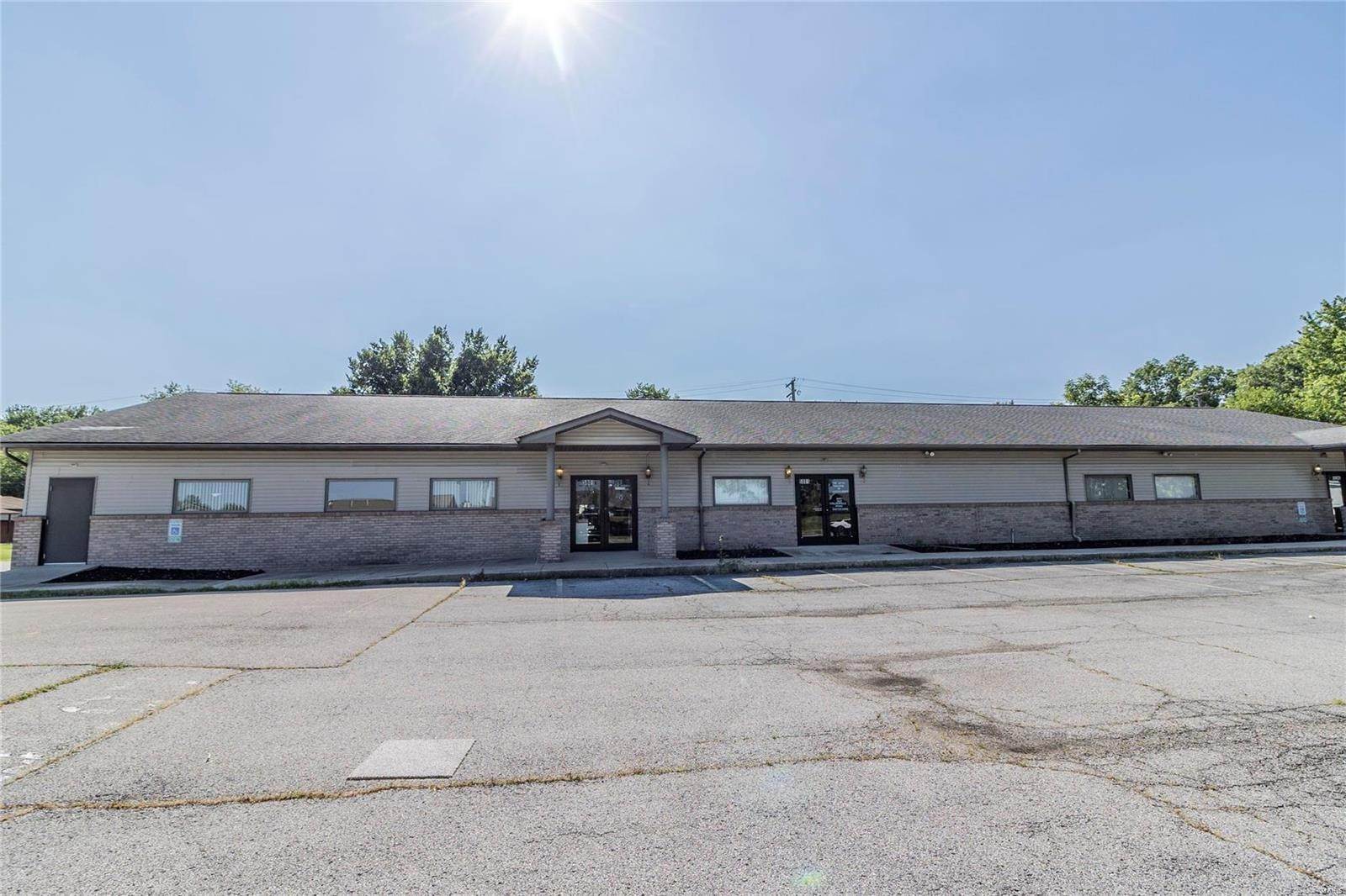 Commercial at 5801 Old Collinsville Road Fairview Heights, Illinois 62208 United States