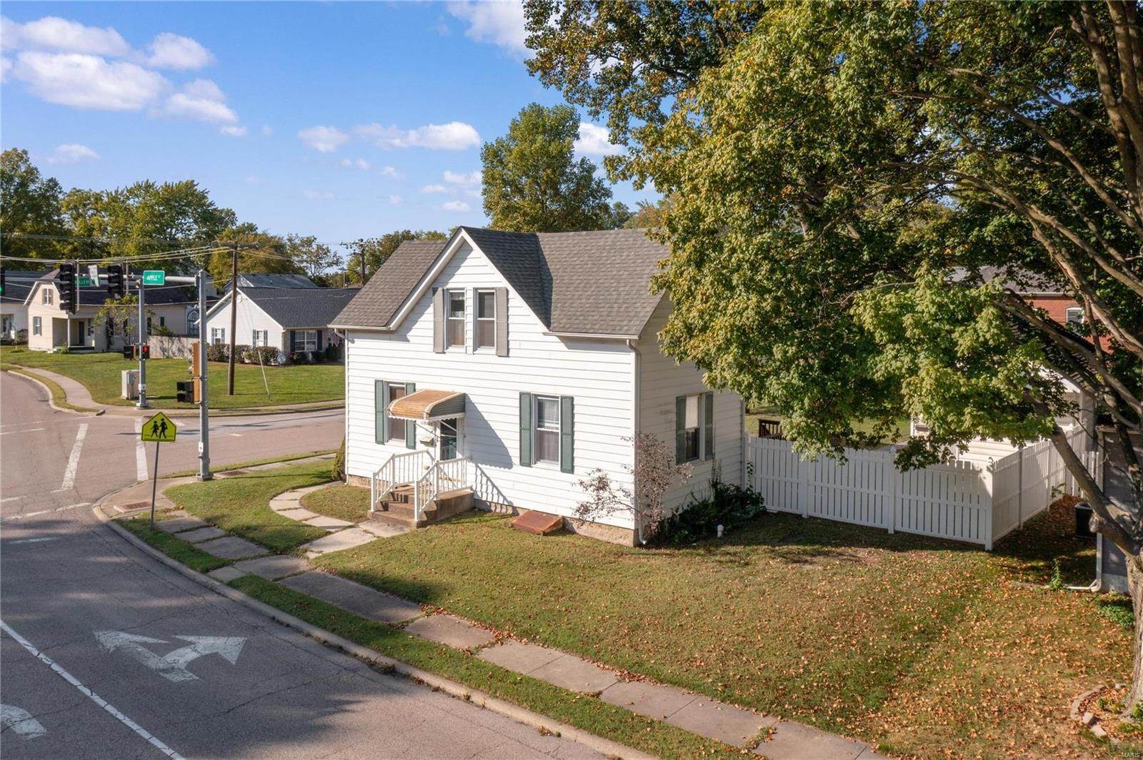 Single Family Homes for Sale at 112 W Apple Street Freeburg, Illinois 62243 United States