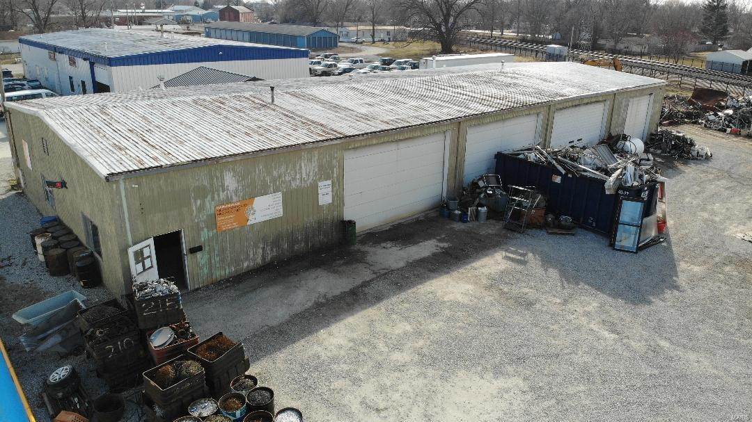 Commercial for Sale at 203 W Buchanan Carlinville, Illinois 62626 United States