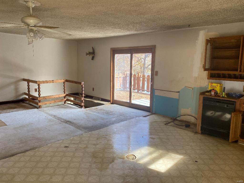 10. Single Family Homes for Sale at 1361 Hartshorn Drive Hermann, Missouri 65041 United States