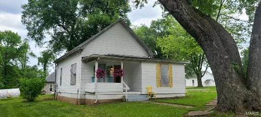 Single Family Homes for Sale at 418 Collier Street Mokane, Missouri 65059 United States