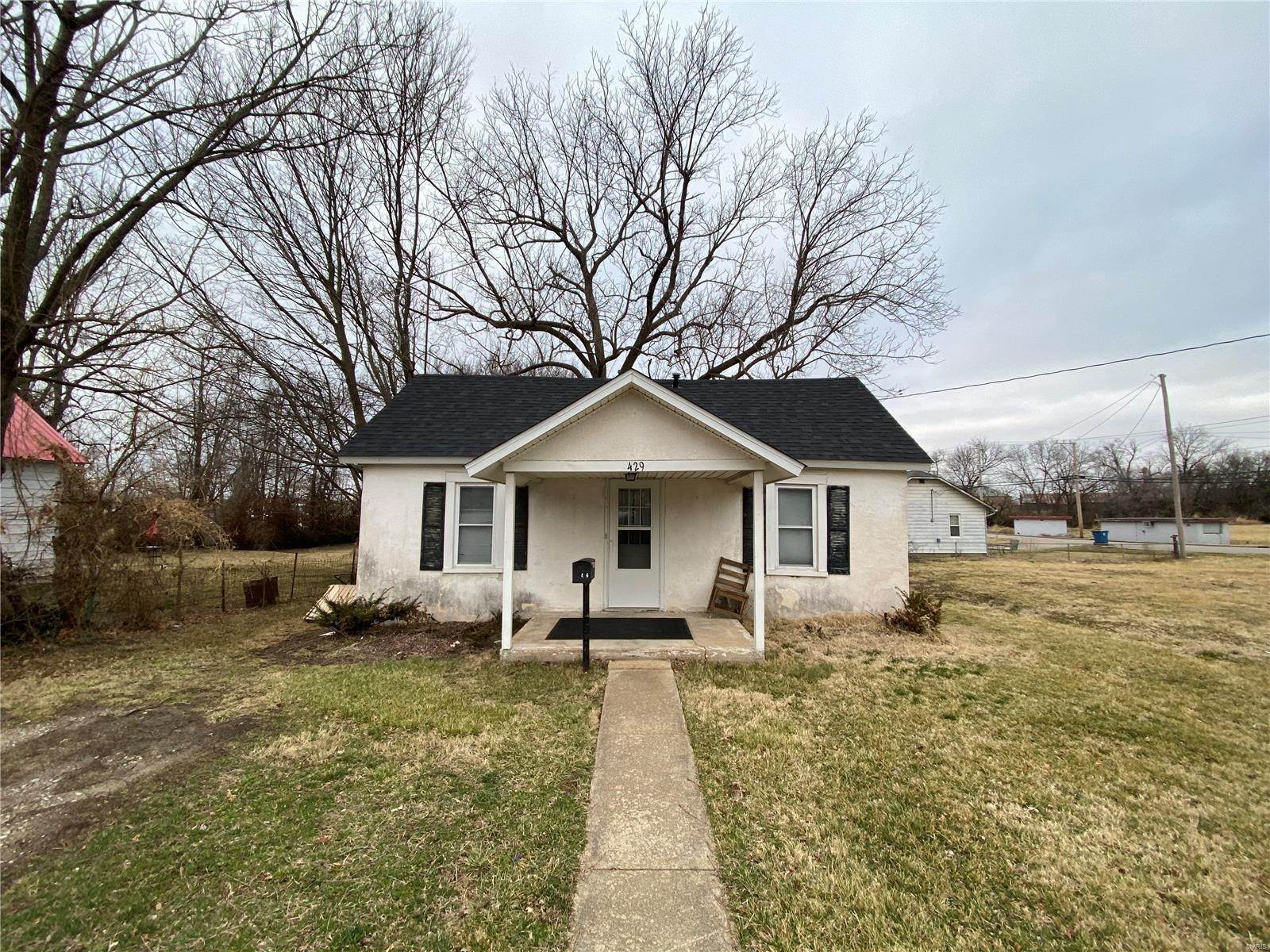 Property for Sale at 429 Pierce Street Lebanon, Missouri 65536 United States