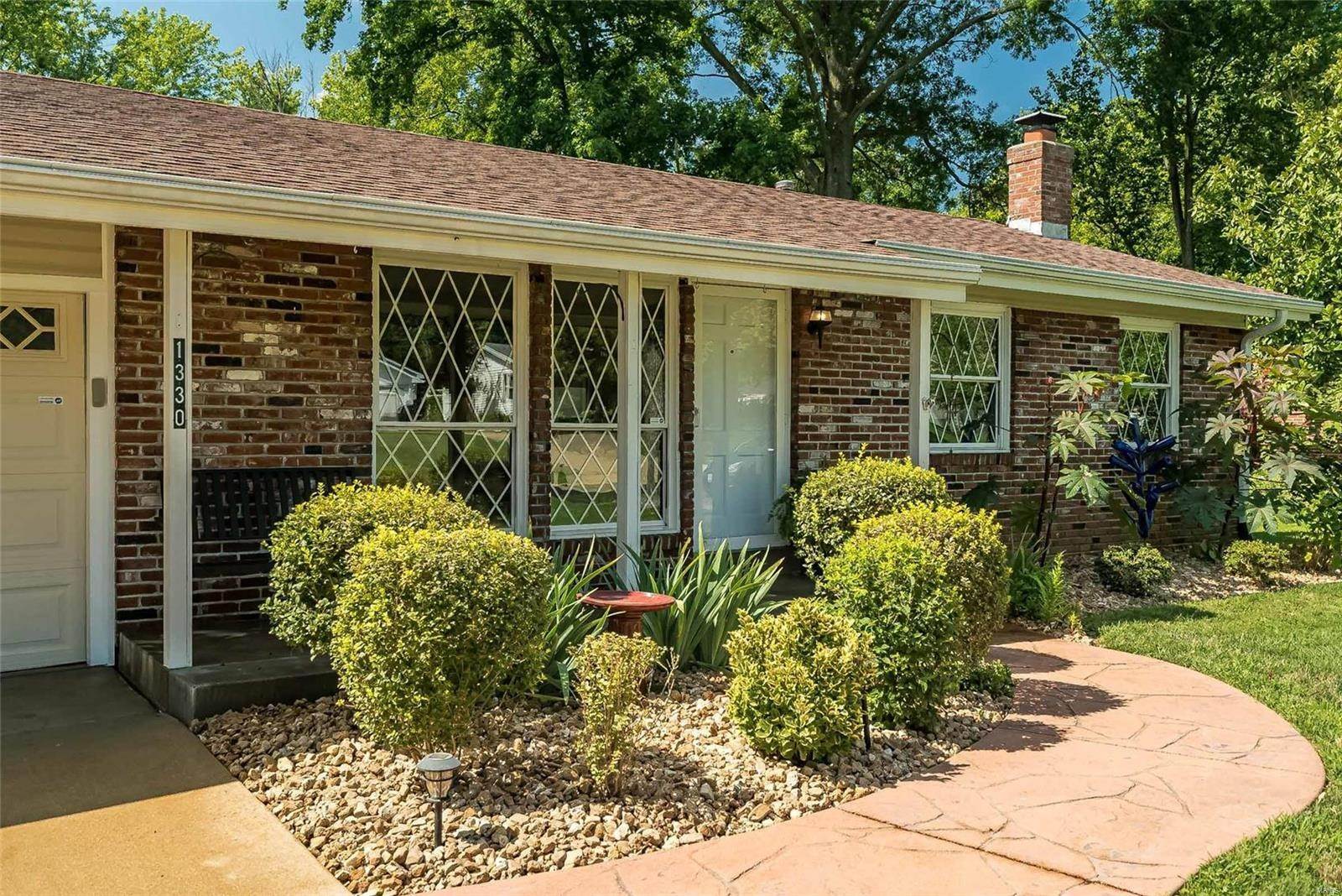 4. Single Family Homes for Sale at 1330 Marsh Avenue Ellisville, Missouri 63011 United States